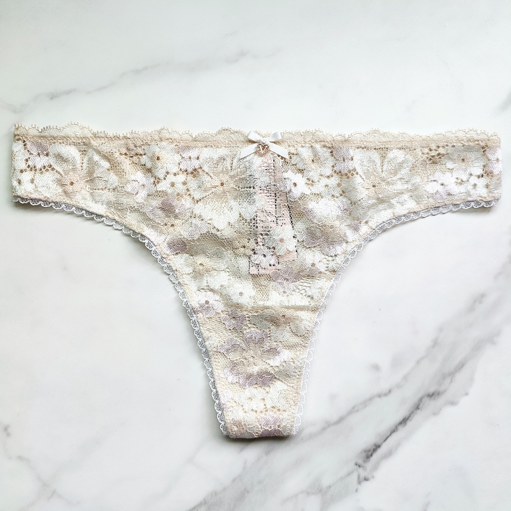 NWT BODY BY VICTORIA LACE-FRONT THONG PANTY IN MARZIPAN SIZE EXTRA LARGE